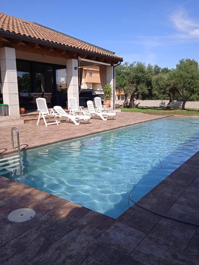 Villa Nadine カンデレダ エクステリア 写真